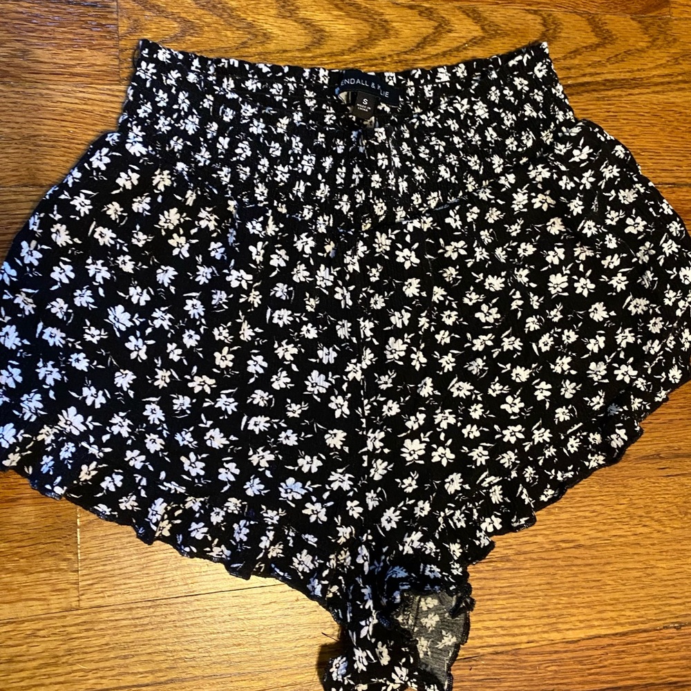 Pacsun Kendall & Kylie Black Floral Flow Shorts